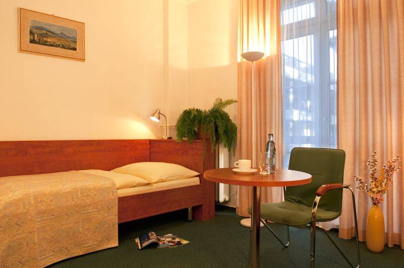 Pokój jednoosobowy "Komfort Plus"