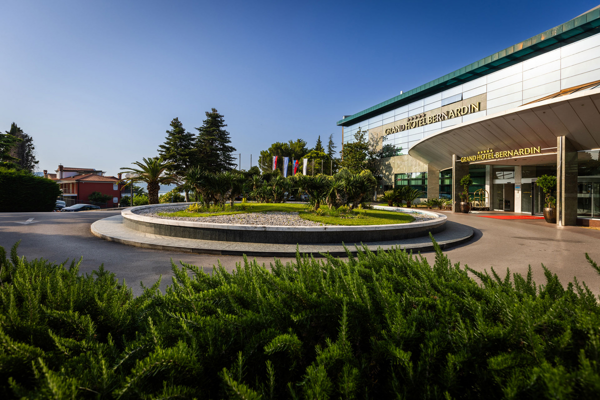 Grand hotel Bernardin *****