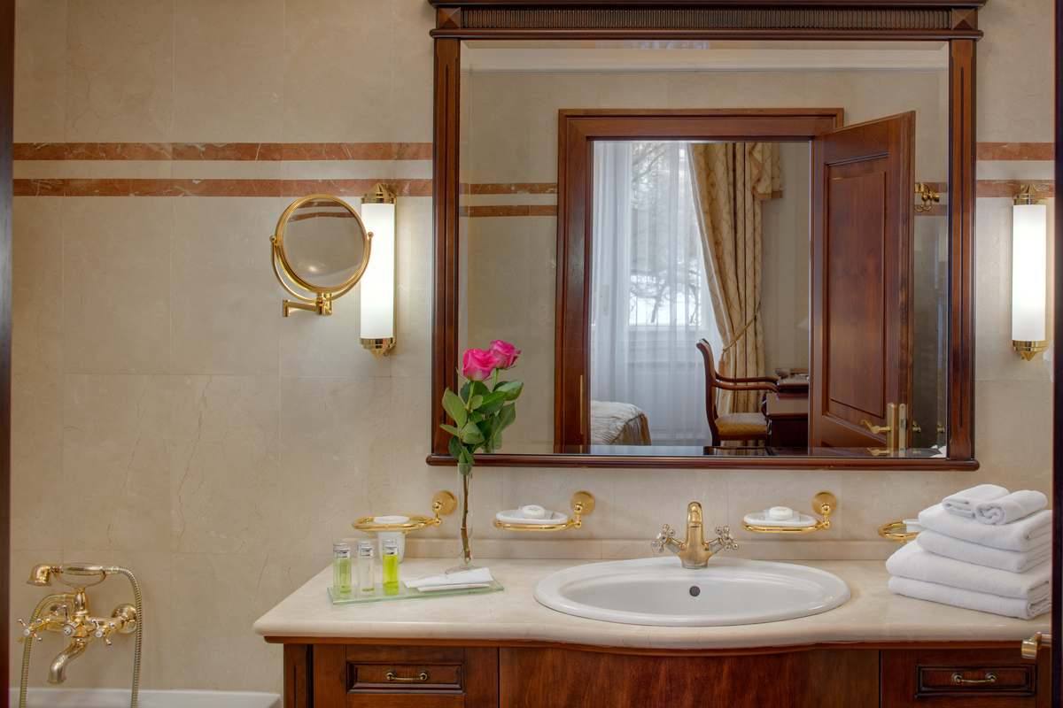 Executive Suite I.