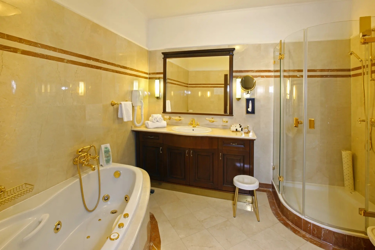 Royal Suite