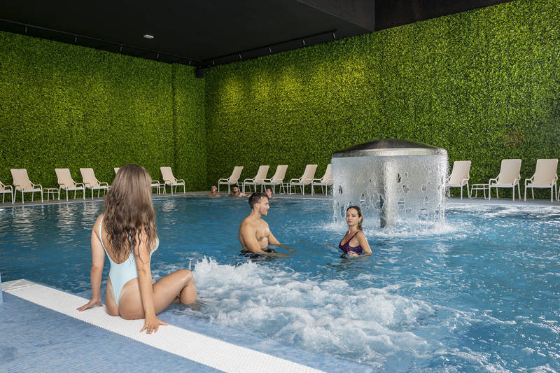 Pobyt w Caracalla Spa z 3-godzinnym wejściem do strefy basenowej Caracalla Spa i pełnym wyżywieniem