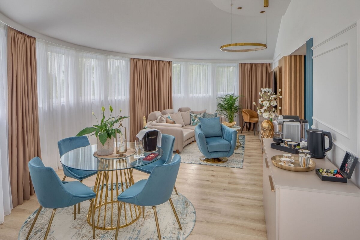 Lotus Suite