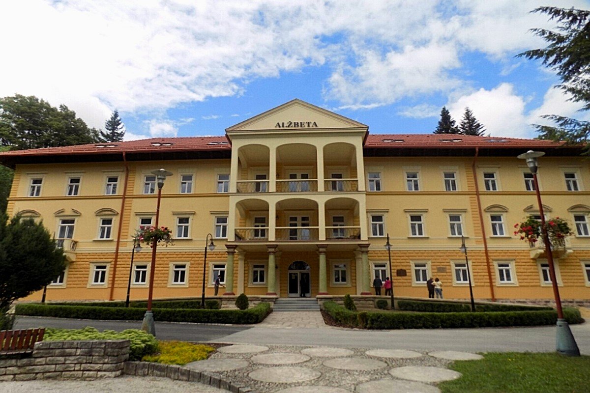 Hotel Ałżbieta ***
