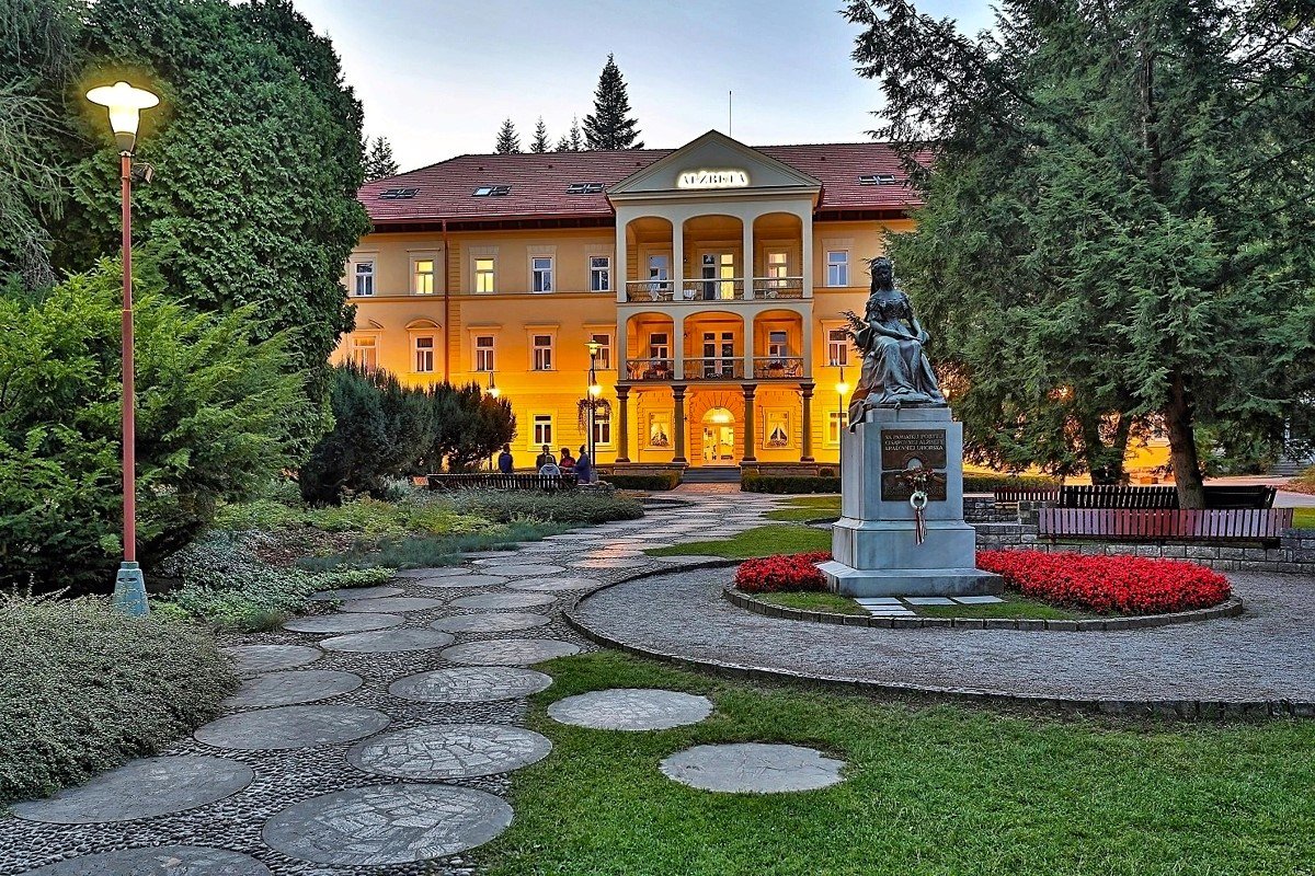 Hotel Ałżbieta ***
