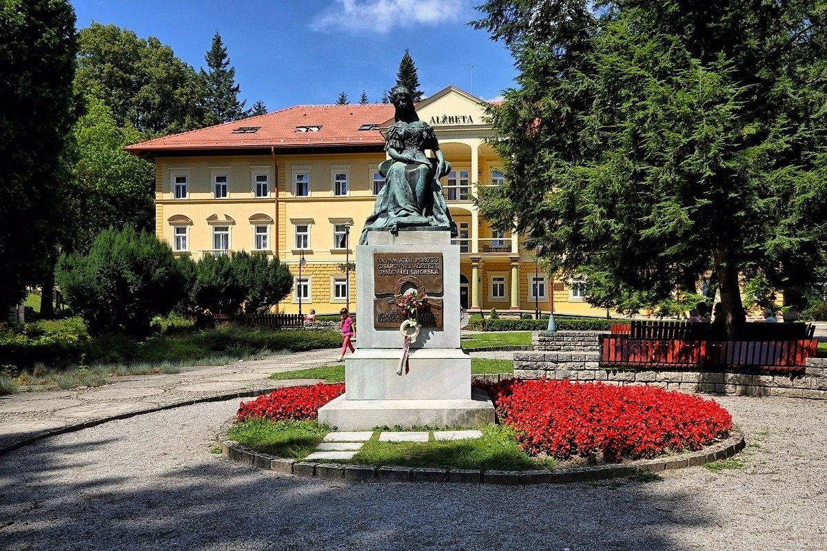 Hotel Ałżbieta ***