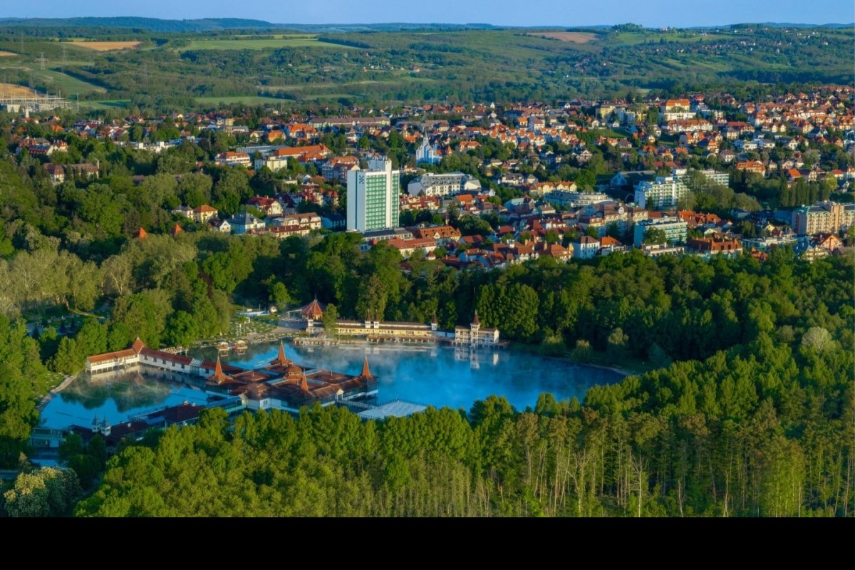 Skorzystaj z 7 nocy w cenie 6 z półpensjonatem i wejściem do spa dla maksymalnego relaksu w Hévíz.