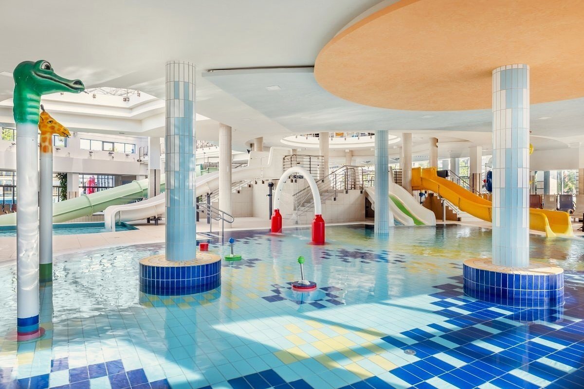 Rodzinny relaks weekendowy 2+2 z wejściem do spa Sárvár