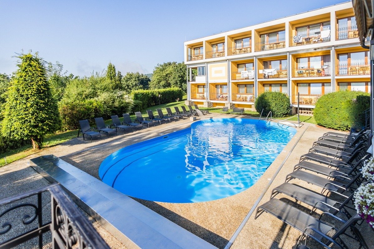 Nocleg z dwoma posiłkami 2025/2026